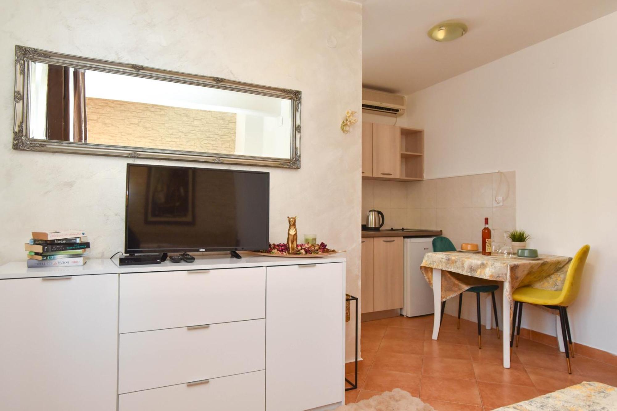 Royal Garden Apartments & Gastronomy Μπούντβα Εξωτερικό φωτογραφία